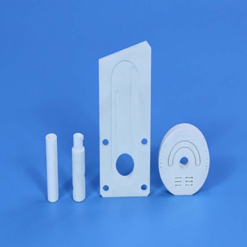 Các đặc điểm của gốm alumina là gì và where họ đã sử dụng?