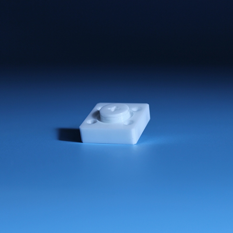 Sự khác biệt giữa các tính chất của gốm sứ zirconia và gốm alumina?